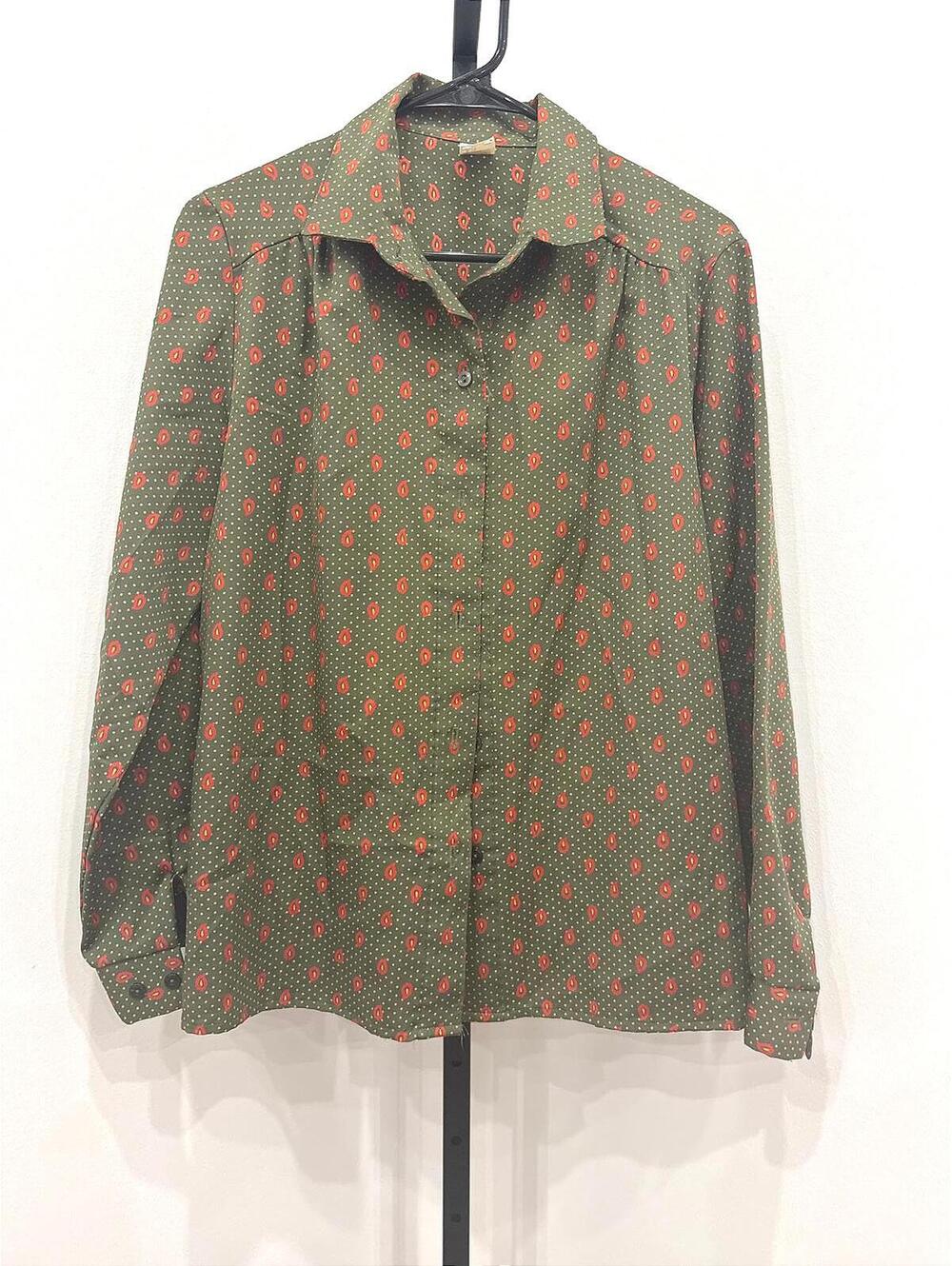 70s Vintage Size 16 Green Long Sleeve Button-Up Shirt with Red Dot Pattern